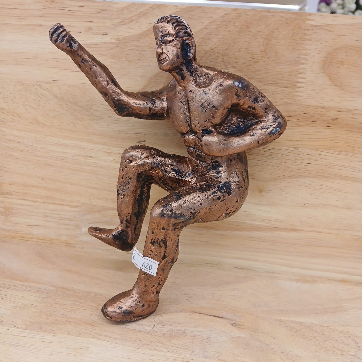 ACCENTS CLIMBING MAN WITH ROPE