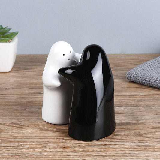 Accents The Huggers Salt and pepper Shaker