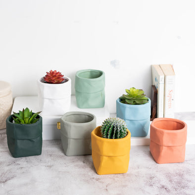 Accents Nordic Bag Shape Planter (H4.5" D4)
