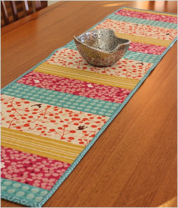 ACCENTS TABLE RUNNER- THICK
