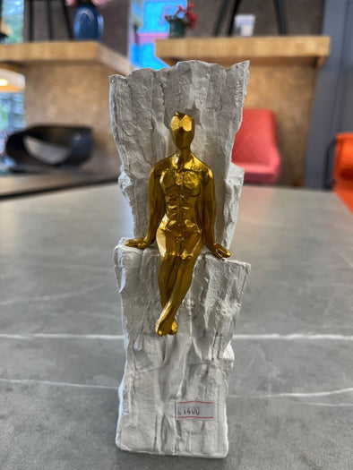 ACCENTS VASE - MAN SIT IN WHITE MOUNTAIN