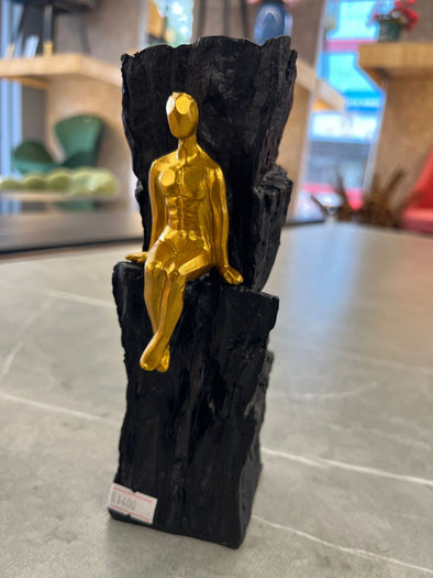 ACCENTS VASE-MAN SIT IN BLACK MOUNTAIN