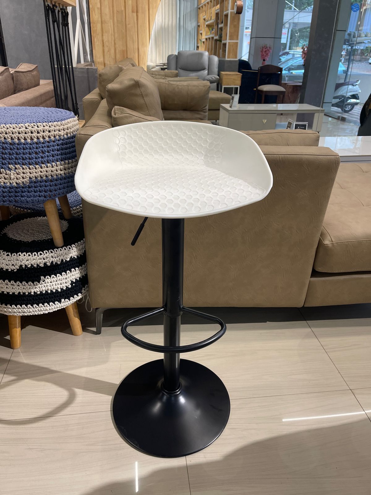 ACCENTS BAR STOOL GLADUS WHITE